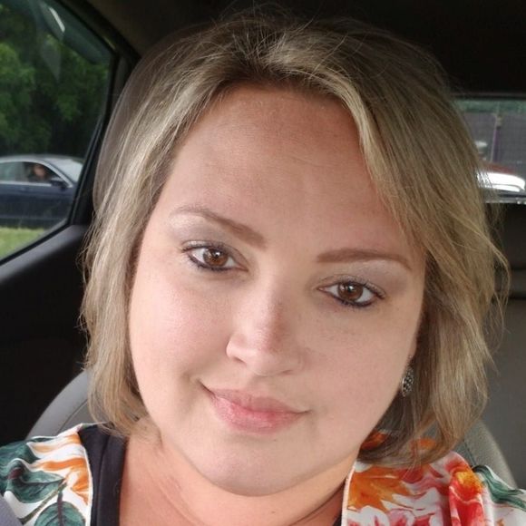 Meet your Posher, Jessica - Picture 1 of 1